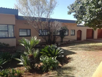 House For Sale In Mohadin, Potchefstroom