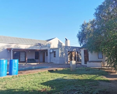 House For Sale In Moorreesburg, Western Cape