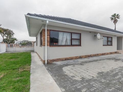 House For Sale In Parow Valley, Parow