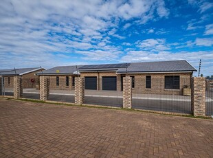 JEFFREYS BAY - SECURED 2BEDROOM SECTIONAL TITLE UNIT FOR SALE(17 available)