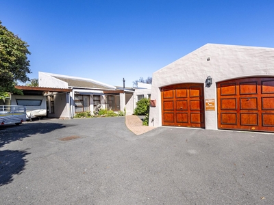 4 Bedroom Freehold Residence for Sale For Sale in Stellenber