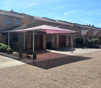 4 Bedroom Townhouse For Sale in Hartenbos Central