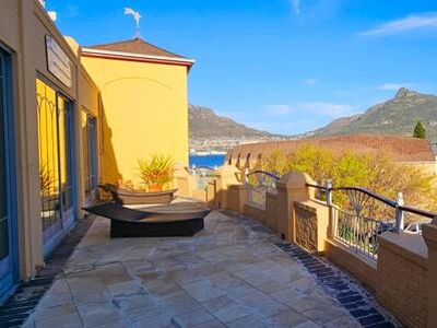 Apartment For Sale In Scott Estate, Hout Bay