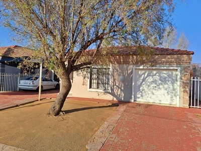 House For Rent In Mandela View, Bloemfontein