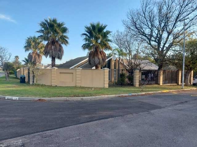 House For Rent In Westridge, Somerset West