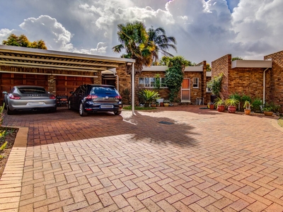 House For Sale in Alphen Park, Benoni