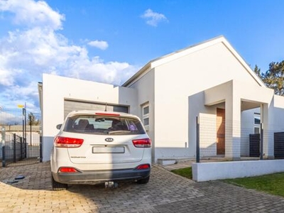 House For Sale In Bergenzicht Estate, Paarl