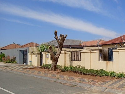 House For Sale in Goudrand, Roodepoort