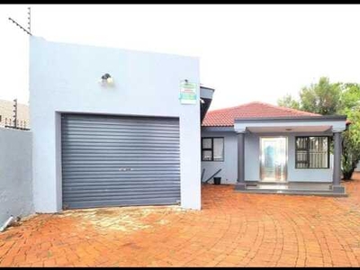 House For Sale In Lenasia Ext 9, Johannesburg