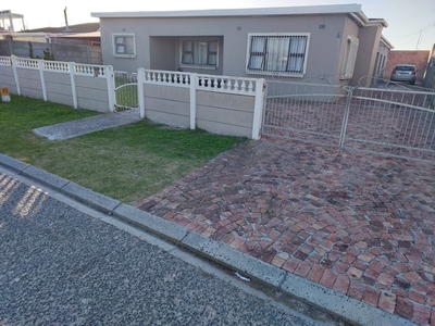 House For Sale in Lotus River, Cape Town