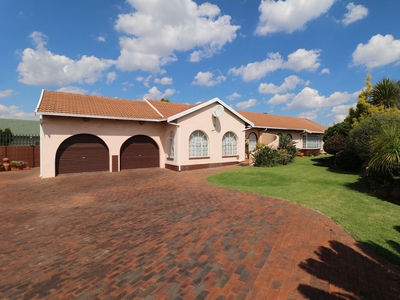 House For Sale in Rant En Dal, Krugersdorp