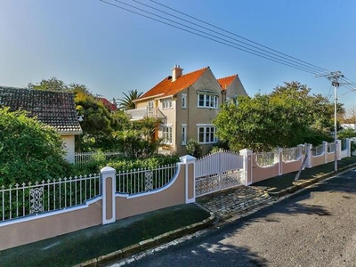 House For Sale In Rondebosch, Cape Town