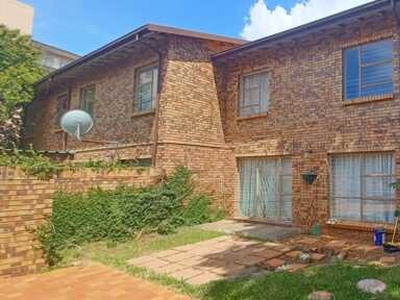 Townhouse For Rent In Weavind Park, Pretoria