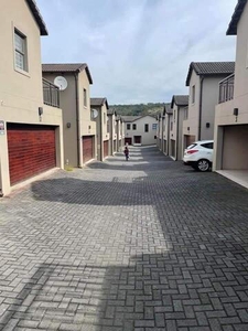 Townhouse For Sale In Abbotsford, East London