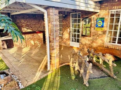 Townhouse For Sale In Doornpoort, Pretoria