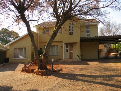 Townhouse For Sale in Florida Park, Roodepoort
