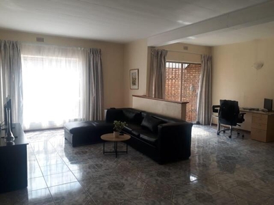 Townhouse For Sale In Mondeor, Johannesburg