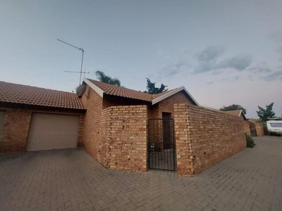 Townhouse For Sale In Montana, Pretoria