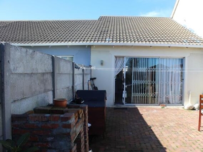 Townhouse For Sale In Thornton, Cape Town