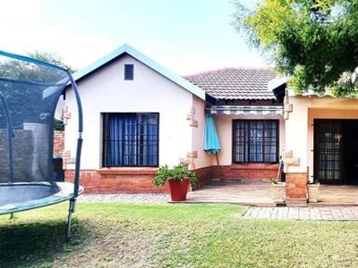 Townhouse For Sale In Twee Riviere Lifestyle Estate, Pretoria