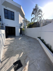 Townhouse For Sale in Umhlanga Central, Umhlanga