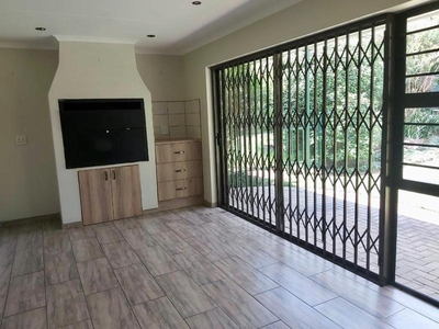 Townhouse in Kanonkop For Sale