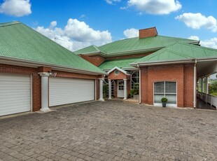 House For Sale in Eagle Canyon Golf Estate, Roodepoort