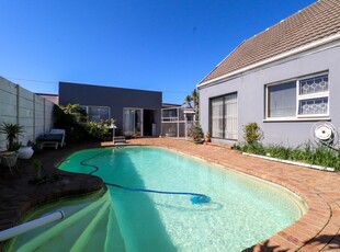 House For Sale in Fairways, Cape Town