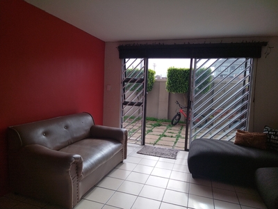 2 Bedroom Apartment / Flat For Sale in Southfield