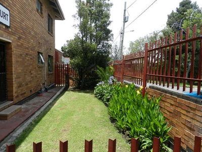 Apartment For Sale In Florida Lake, Roodepoort