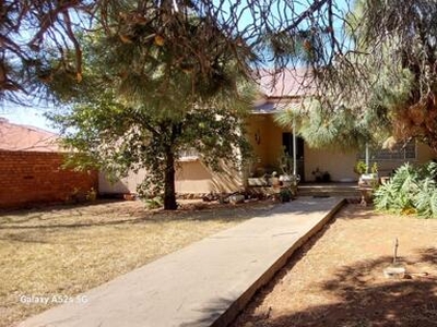 House For Sale In Beaconsfield, Kimberley