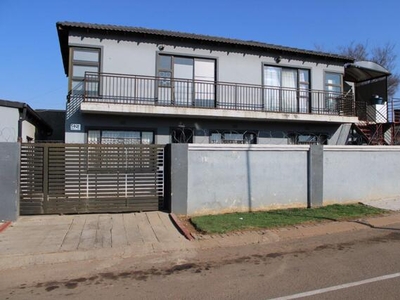 House For Sale In Pimville Zone 5, Soweto