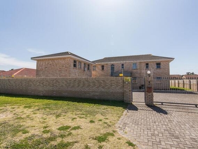 House For Sale In Summerstrand, Port Elizabeth