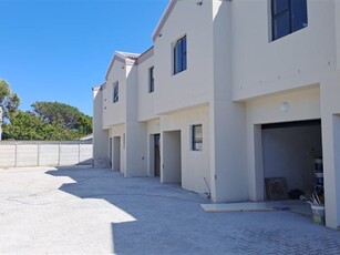 3 Bed Townhouse in Gordons Bay Central