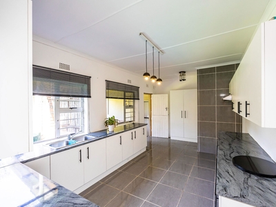 3 bedroom house for sale in Highgate