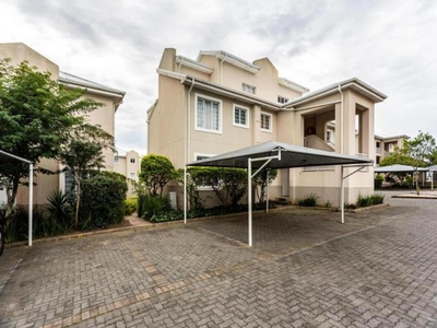 3 Bedroom Townhouse for Sale in Beacon Bay