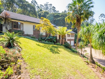 4 Bedroom House For Sale in Kloof