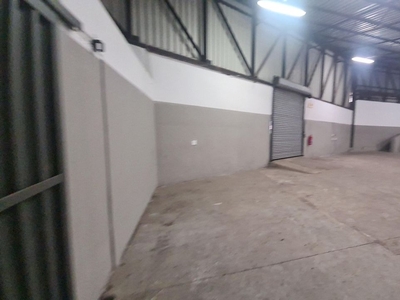 418m² Warehouse To Let in Silverton