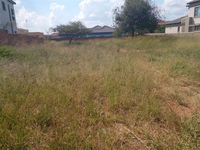 704 m² Land available in Bendor Park