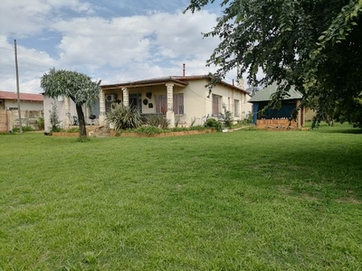 18,143m² Small Holding Sold in Middelvlei AH