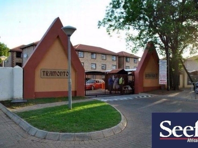 Spacious 1 Bedroom Flat For Sale in Potchefstroom Central