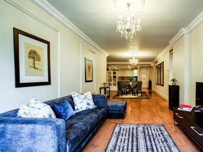 2 Bedroom apartment for sale in Green Point, Cape Town