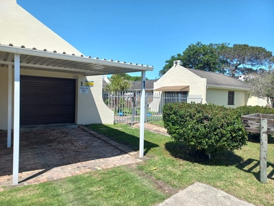 2 Bedroom Sectional Title Sold in Port Alfred Central