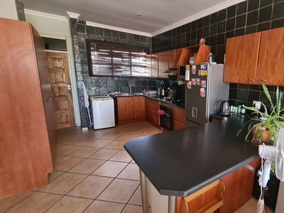 2 Bedroom Townhouse For Sale in Impala Park