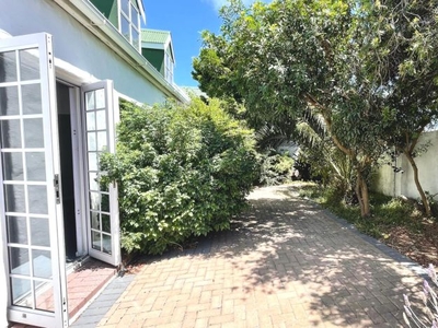 3 Bedroom duplex townhouse - freehold rented in Table View, Blouberg
