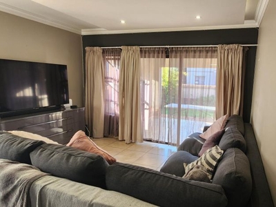 3 Bedroom duplex townhouse - sectional for sale in Montana, Pretoria