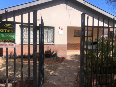 3 Bedroom House For Sale in New Park