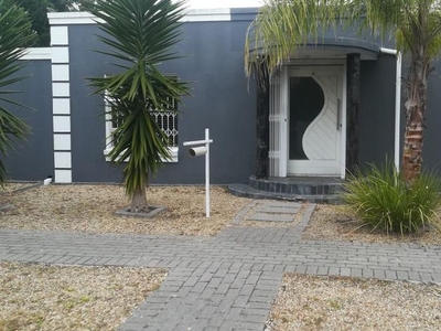 3 Bedroom house for sale in Thornton, Cape Town