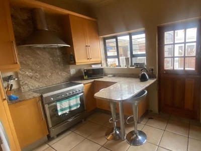 3 Bedroom house rented in Orange Grove, Johannesburg