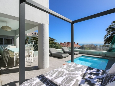 4 Bedroom Apartment For Sale in Bantry Bay